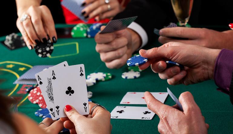 Modalidades de poker apostas combinadas